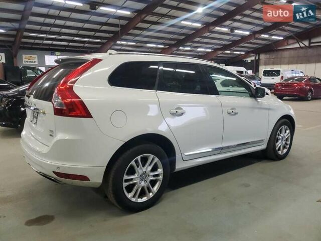 Белый Вольво ХС60, объемом двигателя 2.5 л и пробегом 175 тыс. км за 2900 $, фото 2 на Automoto.ua