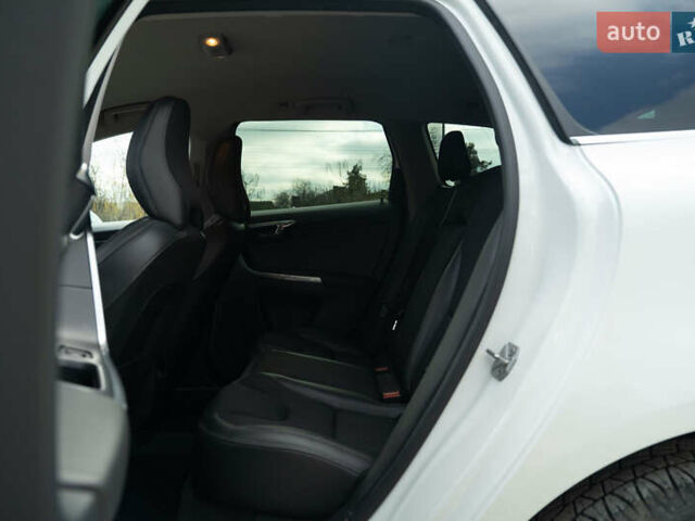 Белый Вольво ХС60, объемом двигателя 1.97 л и пробегом 247 тыс. км за 19800 $, фото 30 на Automoto.ua