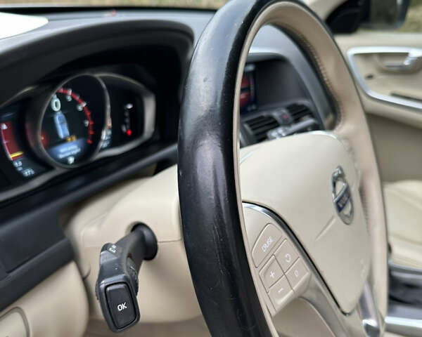 Вольво ХС60 2015 в Самборе на Automoto.ua Белый Вольво ХС60, объемом двигателя 2 л и пробегом 179 тыс. км за 13900 $, фото 30 на Automoto.ua