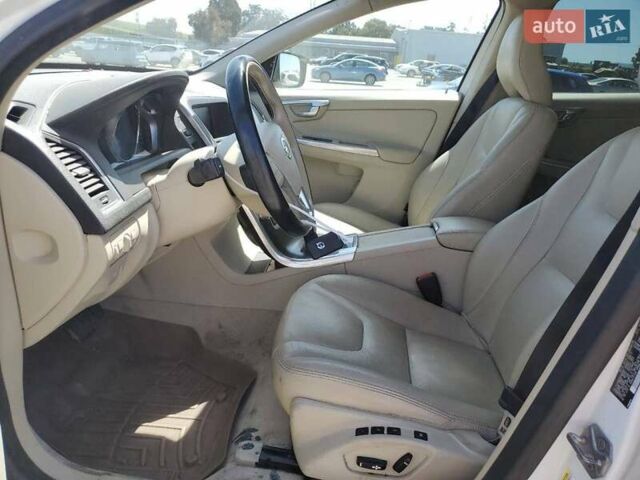 Белый Вольво ХС60, объемом двигателя 2 л и пробегом 119 тыс. км за 8100 $, фото 7 на Automoto.ua