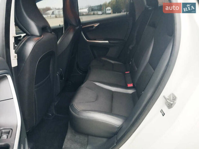 Белый Вольво ХС60, объемом двигателя 2 л и пробегом 279 тыс. км за 13700 $, фото 9 на Automoto.ua