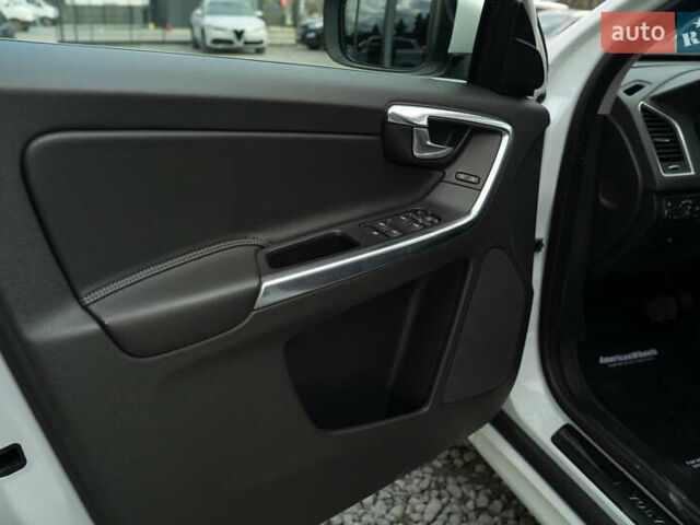 Белый Вольво ХС60, объемом двигателя 1.97 л и пробегом 247 тыс. км за 19800 $, фото 32 на Automoto.ua