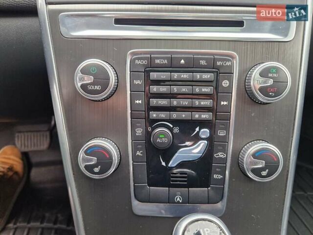 Білий Вольво ХС60, об'ємом двигуна 2 л та пробігом 145 тис. км за 13700 $, фото 17 на Automoto.ua