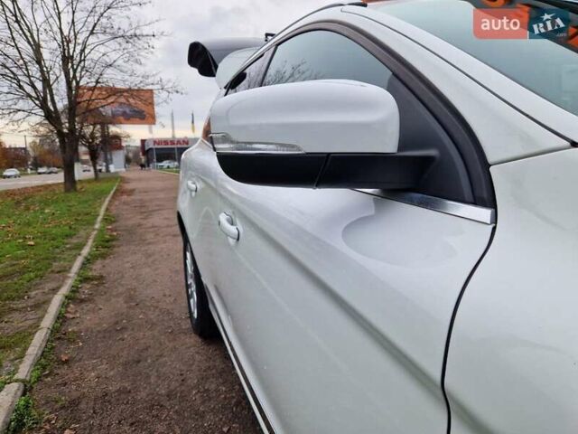 Білий Вольво ХС60, об'ємом двигуна 2 л та пробігом 145 тис. км за 13700 $, фото 21 на Automoto.ua