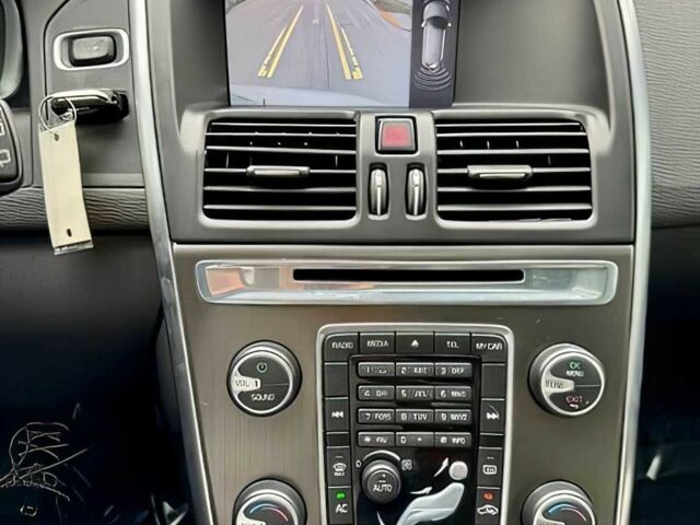 Белый Вольво ХС60, объемом двигателя 3 л и пробегом 76 тыс. км за 10450 $, фото 8 на Automoto.ua