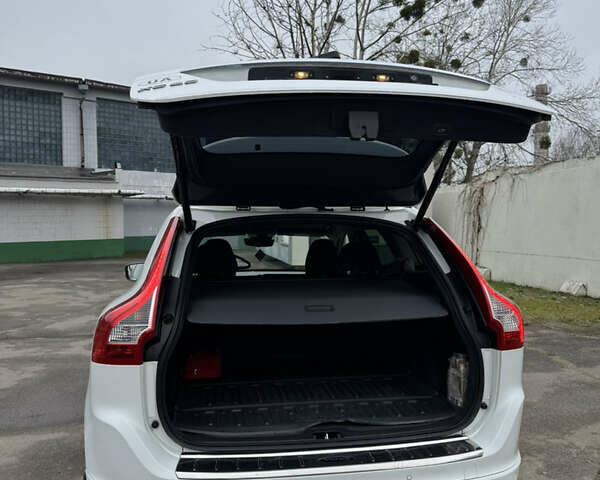 Белый Вольво ХС60, объемом двигателя 2 л и пробегом 144 тыс. км за 17000 $, фото 11 на Automoto.ua