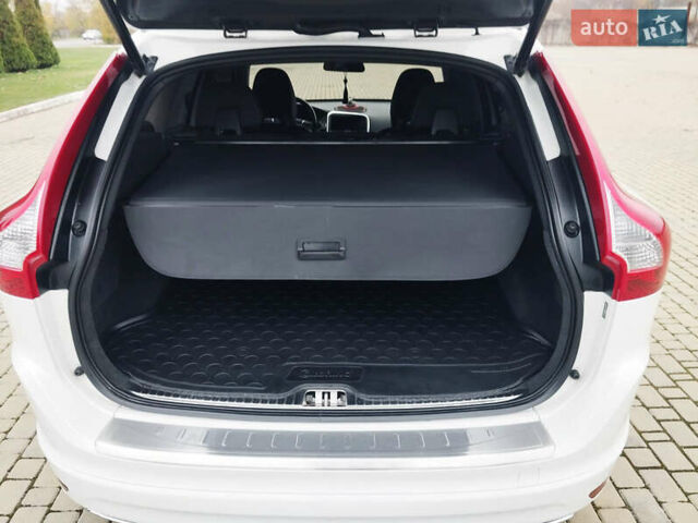 Белый Вольво ХС60, объемом двигателя 2 л и пробегом 279 тыс. км за 13700 $, фото 20 на Automoto.ua