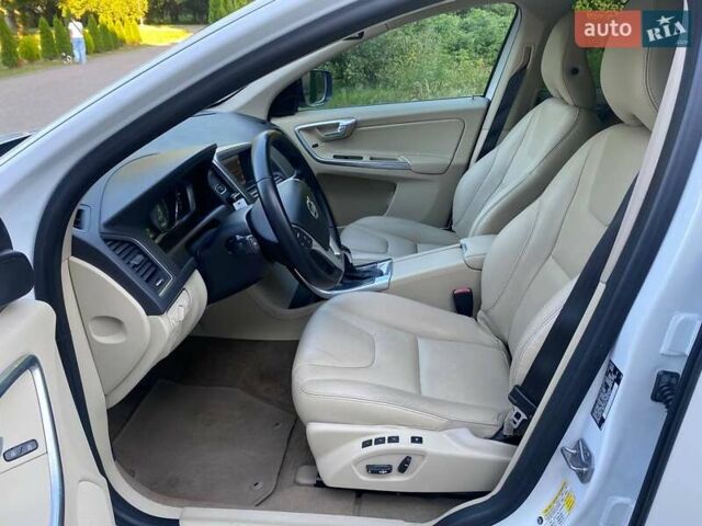 Белый Вольво ХС60, объемом двигателя 2 л и пробегом 154 тыс. км за 16300 $, фото 19 на Automoto.ua