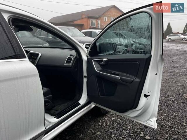 Белый Вольво ХС60, объемом двигателя 2 л и пробегом 248 тыс. км за 11500 $, фото 24 на Automoto.ua