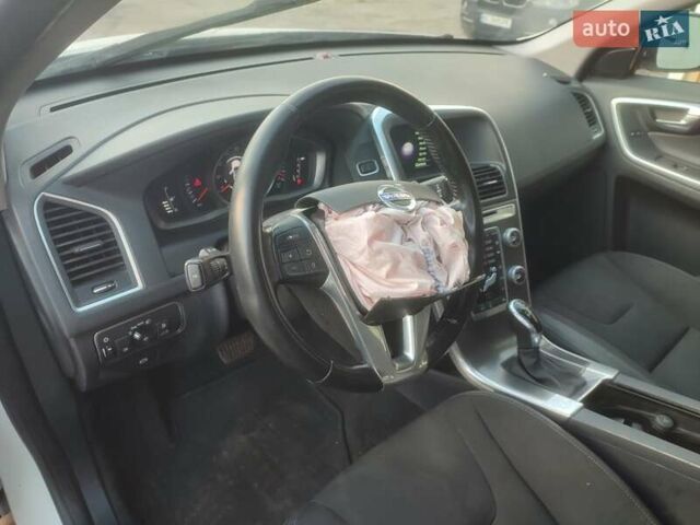 Белый Вольво ХС60, объемом двигателя 2 л и пробегом 193 тыс. км за 7850 $, фото 22 на Automoto.ua