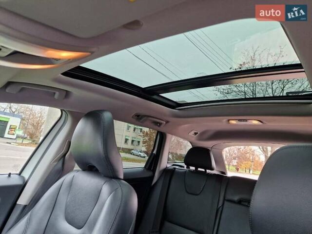 Білий Вольво ХС60, об'ємом двигуна 2 л та пробігом 145 тис. км за 13700 $, фото 19 на Automoto.ua