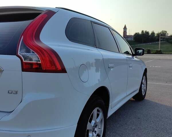 Белый Вольво ХС60, объемом двигателя 1.97 л и пробегом 329 тыс. км за 17700 $, фото 11 на Automoto.ua