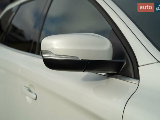 Белый Вольво ХС60, объемом двигателя 1.97 л и пробегом 247 тыс. км за 19800 $, фото 11 на Automoto.ua