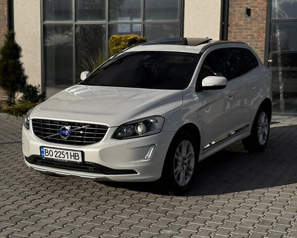 Білий Вольво ХС60, об'ємом двигуна 2 л та пробігом 219 тис. км за 18500 $, фото 6 на Automoto.ua