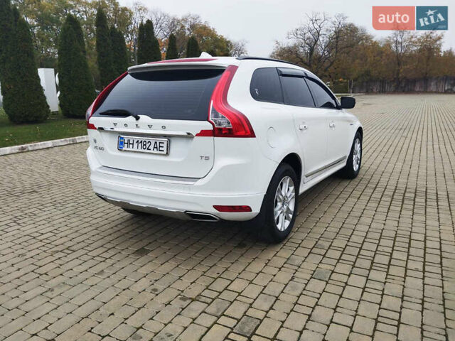 Белый Вольво ХС60, объемом двигателя 2 л и пробегом 279 тыс. км за 13700 $, фото 5 на Automoto.ua