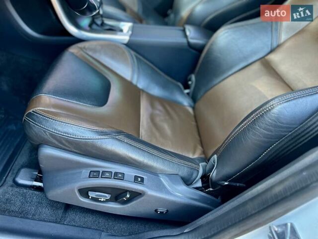 Белый Вольво ХС60, объемом двигателя 1.97 л и пробегом 150 тыс. км за 23999 $, фото 68 на Automoto.ua