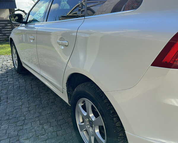 Білий Вольво ХС60, об'ємом двигуна 2 л та пробігом 247 тис. км за 19500 $, фото 3 на Automoto.ua