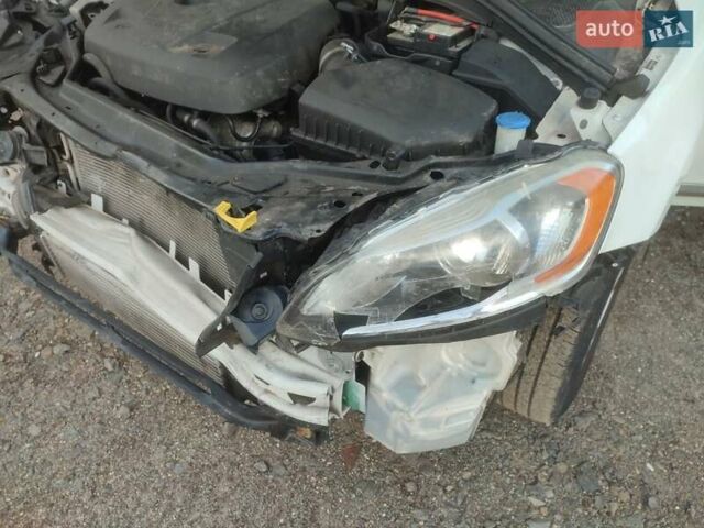 Белый Вольво ХС60, объемом двигателя 2 л и пробегом 193 тыс. км за 7850 $, фото 34 на Automoto.ua