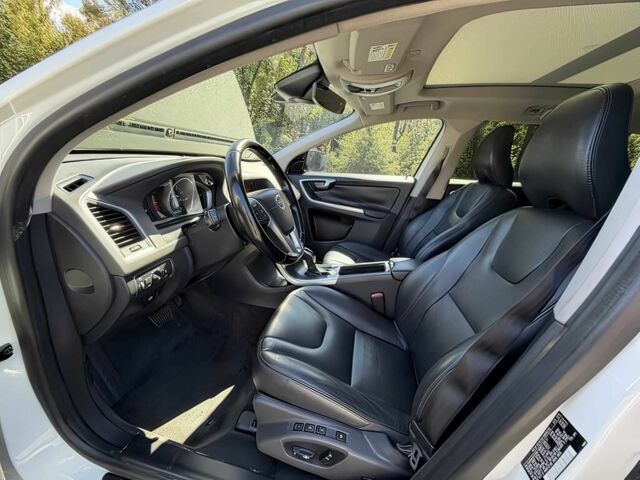 Білий Вольво ХС60, об'ємом двигуна 2 л та пробігом 78 тис. км за 3800 $, фото 9 на Automoto.ua