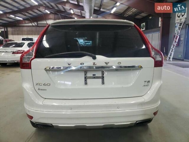 Белый Вольво ХС60, объемом двигателя 2.5 л и пробегом 175 тыс. км за 2900 $, фото 5 на Automoto.ua