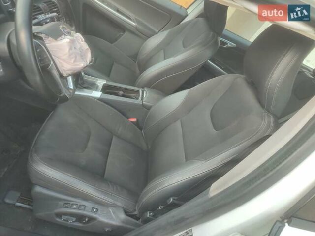 Белый Вольво ХС60, объемом двигателя 2 л и пробегом 193 тыс. км за 7850 $, фото 21 на Automoto.ua