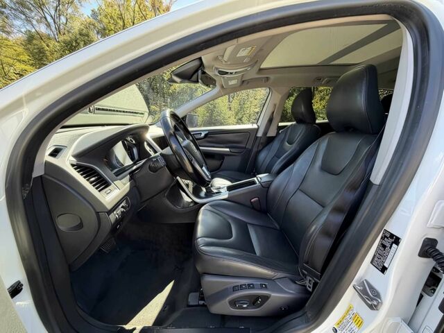 Білий Вольво ХС60, об'ємом двигуна 2 л та пробігом 78 тис. км за 3800 $, фото 8 на Automoto.ua