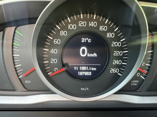 Белый Вольво ХС60, объемом двигателя 2 л и пробегом 191 тыс. км за 18800 $, фото 7 на Automoto.ua