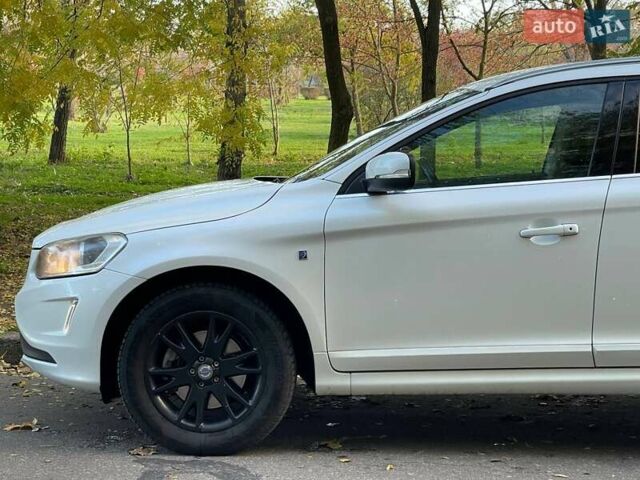 Білий Вольво ХС60, об'ємом двигуна 2 л та пробігом 294 тис. км за 20999 $, фото 2 на Automoto.ua