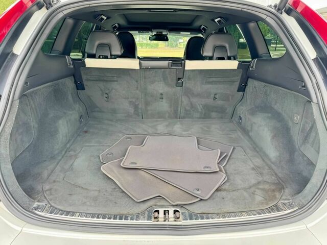 Белый Вольво ХС60, объемом двигателя 3 л и пробегом 76 тыс. км за 10450 $, фото 11 на Automoto.ua