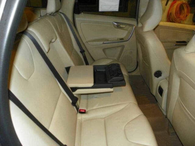 Белый Вольво ХС60, объемом двигателя 3 л и пробегом 76 тыс. км за 7350 $, фото 8 на Automoto.ua