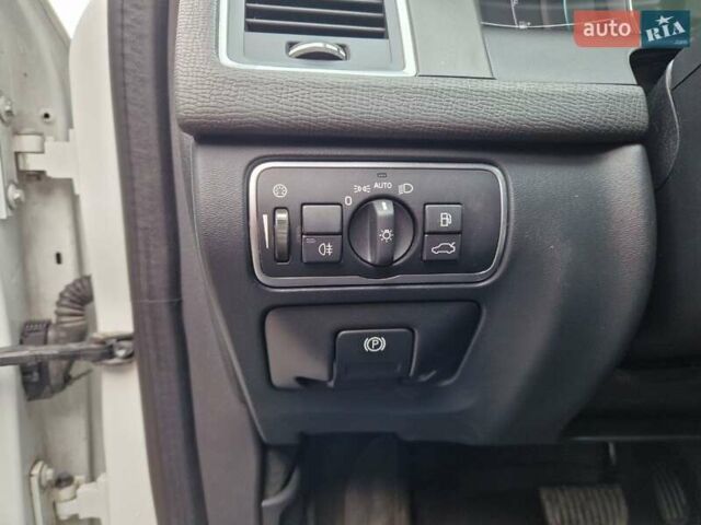 Білий Вольво ХС60, об'ємом двигуна 2 л та пробігом 145 тис. км за 13700 $, фото 13 на Automoto.ua