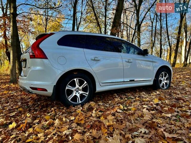 Белый Вольво ХС60, объемом двигателя 1.97 л и пробегом 164 тыс. км за 23200 $, фото 16 на Automoto.ua