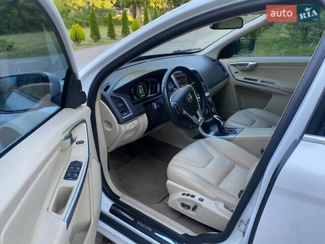 Белый Вольво ХС60, объемом двигателя 2 л и пробегом 154 тыс. км за 16300 $, фото 22 на Automoto.ua