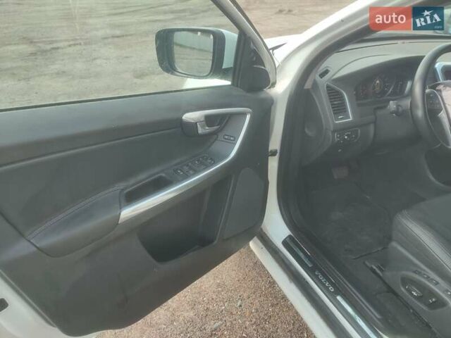 Белый Вольво ХС60, объемом двигателя 2 л и пробегом 193 тыс. км за 7850 $, фото 18 на Automoto.ua