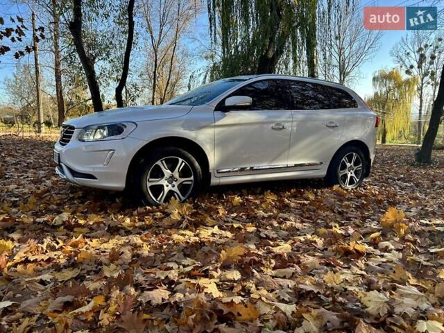 Белый Вольво ХС60, объемом двигателя 1.97 л и пробегом 164 тыс. км за 23200 $, фото 15 на Automoto.ua