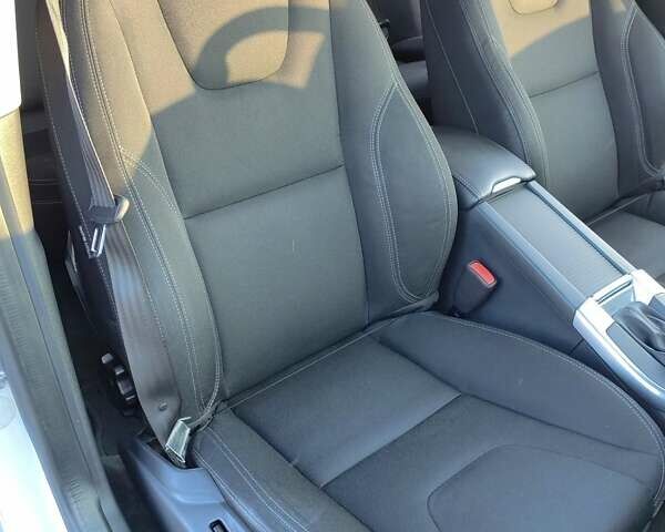 Белый Вольво ХС60, объемом двигателя 1.97 л и пробегом 329 тыс. км за 17700 $, фото 10 на Automoto.ua