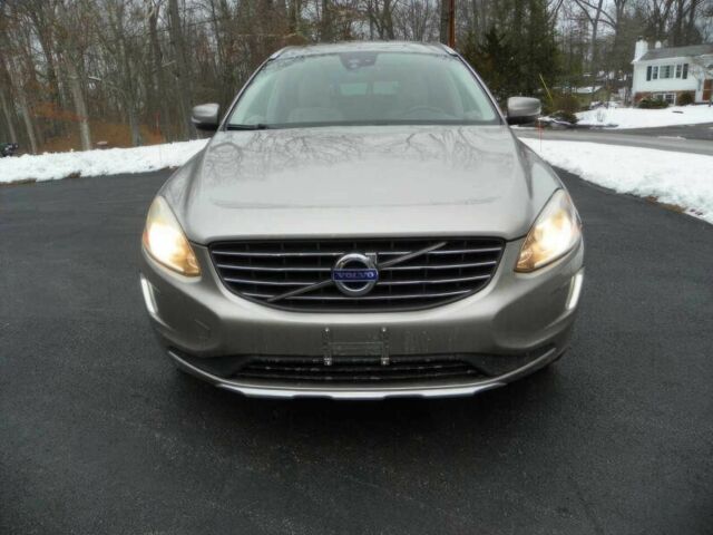 Белый Вольво ХС60, объемом двигателя 3 л и пробегом 76 тыс. км за 7350 $, фото 1 на Automoto.ua