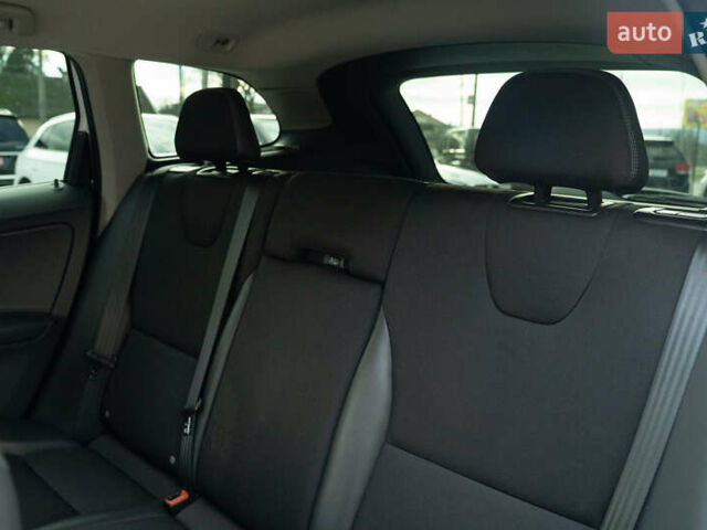 Белый Вольво ХС60, объемом двигателя 1.97 л и пробегом 247 тыс. км за 19800 $, фото 31 на Automoto.ua