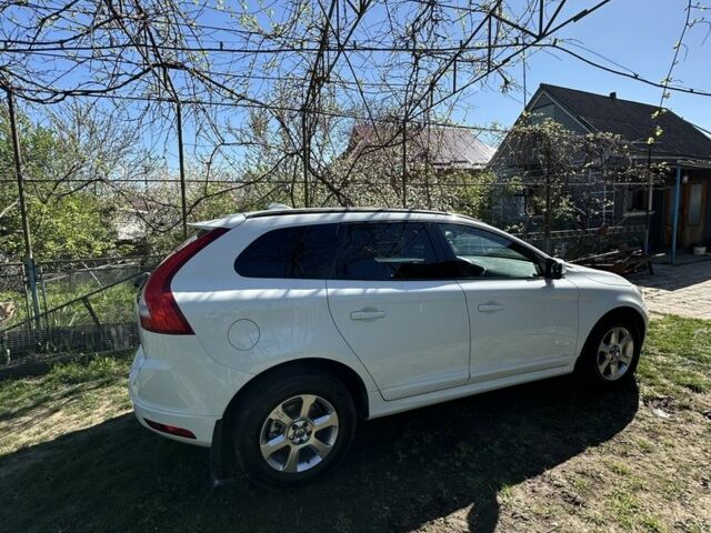 Белый Вольво ХС60, объемом двигателя 2 л и пробегом 188 тыс. км за 21650 $, фото 5 на Automoto.ua