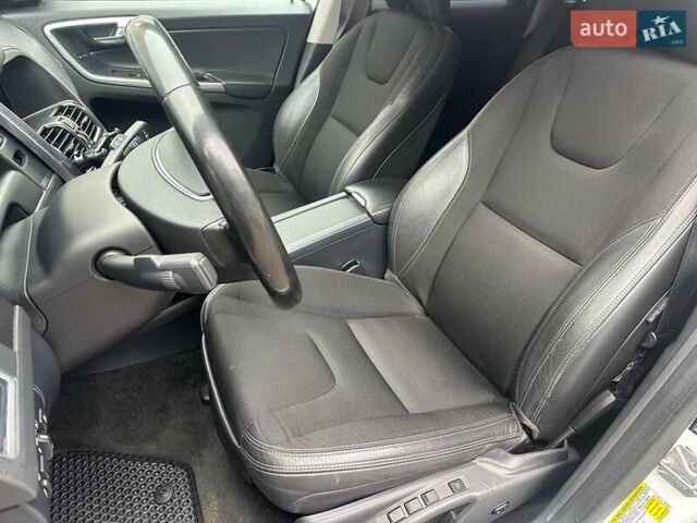 Білий Вольво ХС60, об'ємом двигуна 2 л та пробігом 280 тис. км за 15640 $, фото 26 на Automoto.ua