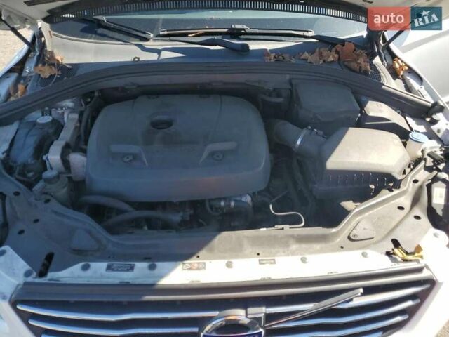 Вольво ХС60 2016 в Ровно на Automoto.ua Белый Вольво ХС60, объемом двигателя 2 л и пробегом 194 тыс. км за 2500 $, фото 11 на Automoto.ua