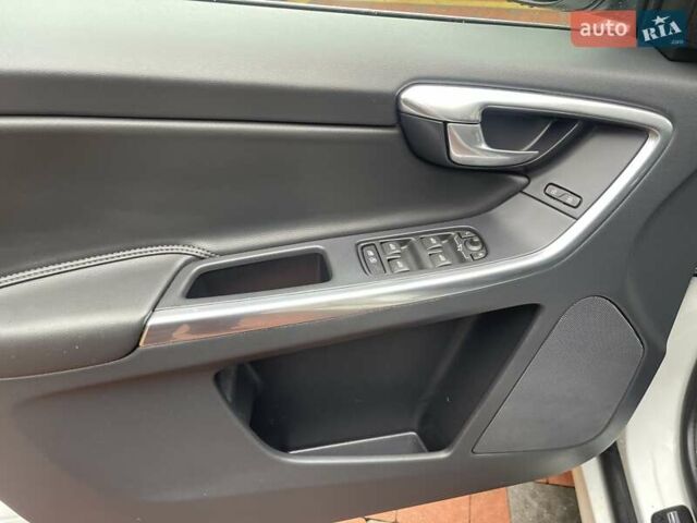 Білий Вольво ХС60, об'ємом двигуна 2.4 л та пробігом 267 тис. км за 22850 $, фото 42 на Automoto.ua