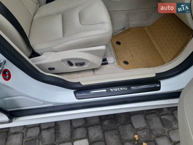 Белый Вольво ХС60, объемом двигателя 1.97 л и пробегом 182 тыс. км за 15400 $, фото 44 на Automoto.ua