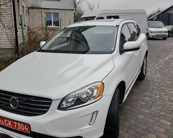 Белый Вольво ХС60, объемом двигателя 1.97 л и пробегом 182 тыс. км за 15400 $, фото 2 на Automoto.ua