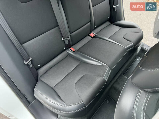 Білий Вольво ХС60, об'ємом двигуна 2 л та пробігом 200 тис. км за 14250 $, фото 52 на Automoto.ua