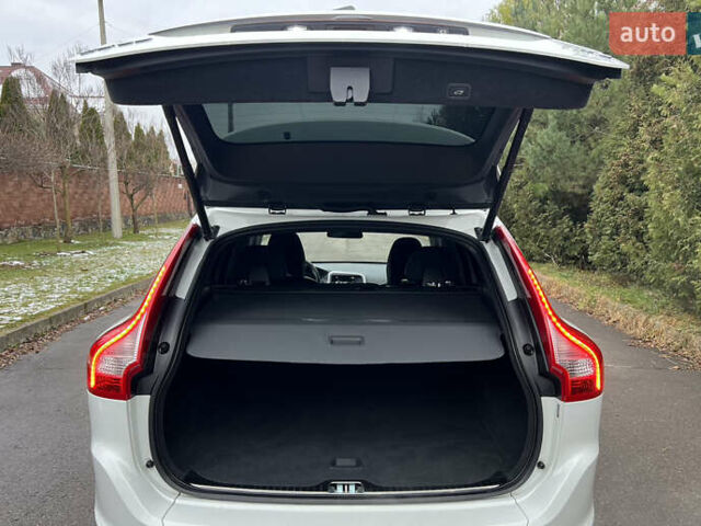 Білий Вольво ХС60, об'ємом двигуна 2 л та пробігом 200 тис. км за 14250 $, фото 54 на Automoto.ua