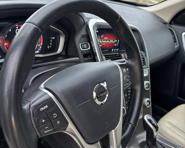 Белый Вольво ХС60, объемом двигателя 2 л и пробегом 137 тыс. км за 17390 $, фото 50 на Automoto.ua