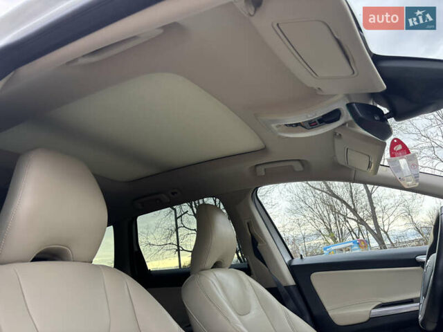 Белый Вольво ХС60, объемом двигателя 2 л и пробегом 137 тыс. км за 17390 $, фото 39 на Automoto.ua