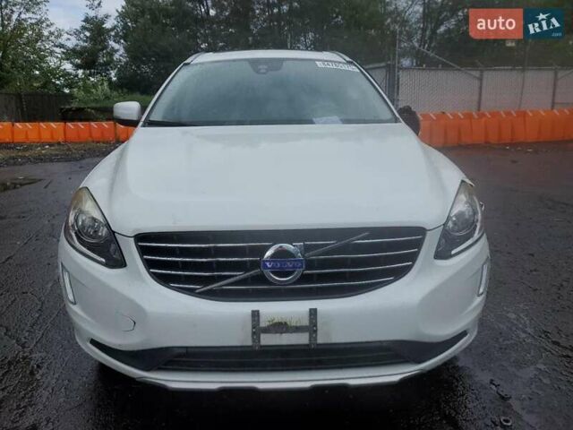 Белый Вольво ХС60, объемом двигателя 2.5 л и пробегом 124 тыс. км за 3000 $, фото 4 на Automoto.ua