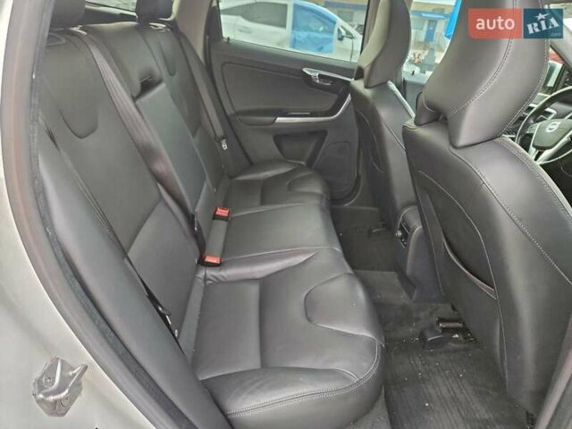 Белый Вольво ХС60, объемом двигателя 1.97 л и пробегом 142 тыс. км за 2000 $, фото 10 на Automoto.ua